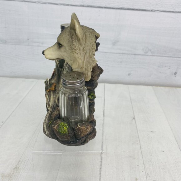 DWK 2011 Animal  Gray Wolf Leaves  Resin Holder w Salt And Pepper Shaker Set 3 - Picture 2 of 16